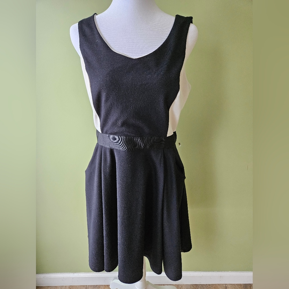 Charming Charlie's Black and White Skater Dress with Pockets Size:M